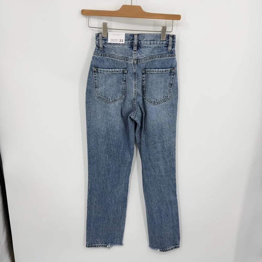 PacSun questions leave